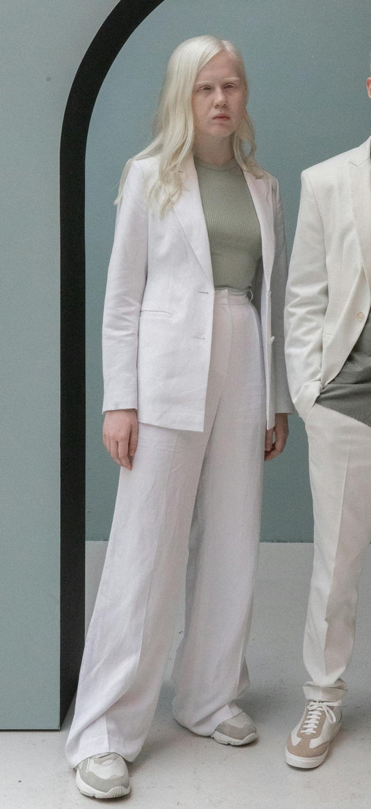 Pant suit white